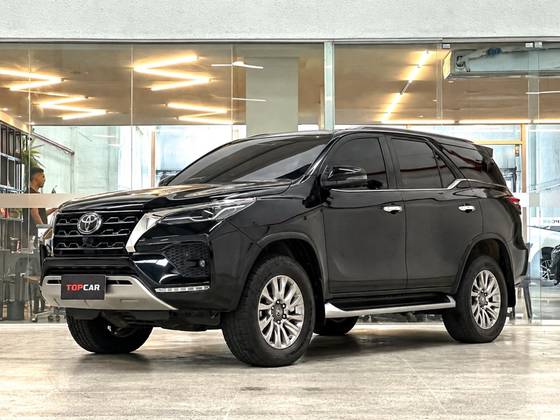 TOYOTA HILUX SW4 2.8 D-4D TURBO DIESEL SRX 7L 4X4 AUTOMÁTICO